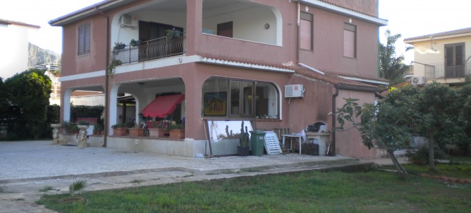 RIF 71 PV ( Villino in via Chiovaro )