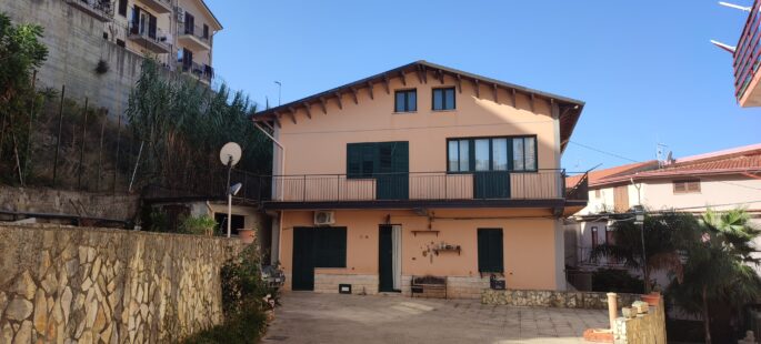 Rif 222 (Appartamento in Via Modanna del Carmine )